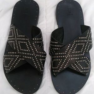 NWOT Frye studded sandals